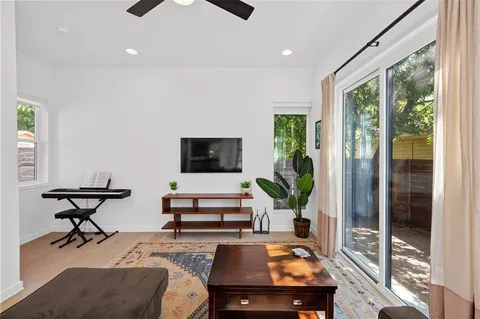 $699,000 | 1704 East 32nd Street, Unit B, Austin, TX 78722