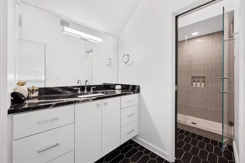 $699,000 | 1704 East 32nd Street, Unit B, Austin, TX 78722