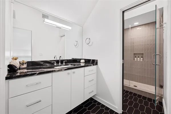 $699,000 | 1704 East 32nd Street, Unit B, Austin, TX 78722