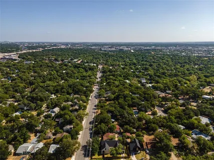 $699,000 | 1704 East 32nd Street, Unit B, Austin, TX 78722