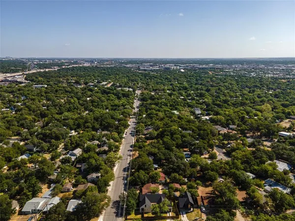 $699,000 | 1704 East 32nd Street, Unit B, Austin, TX 78722