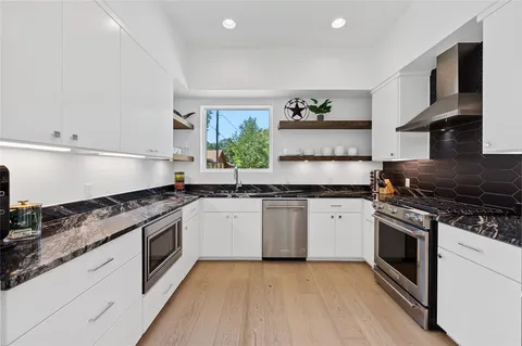 $699,000 | 1704 East 32nd Street, Unit B, Austin, TX 78722