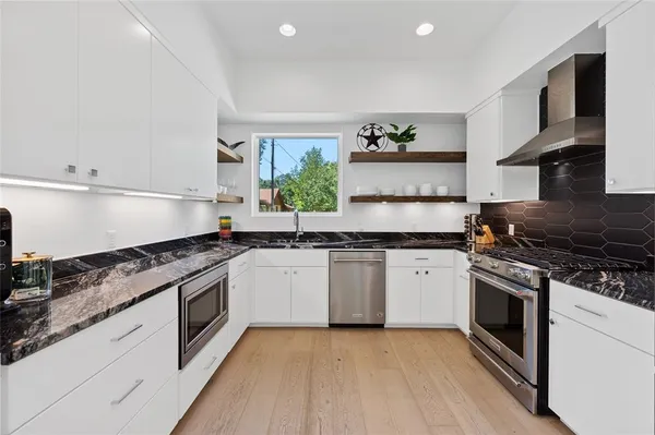 $699,000 | 1704 East 32nd Street, Unit B, Austin, TX 78722