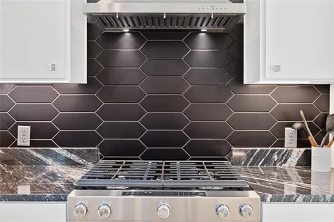 $699,000 | 1704 East 32nd Street, Unit B, Austin, TX 78722