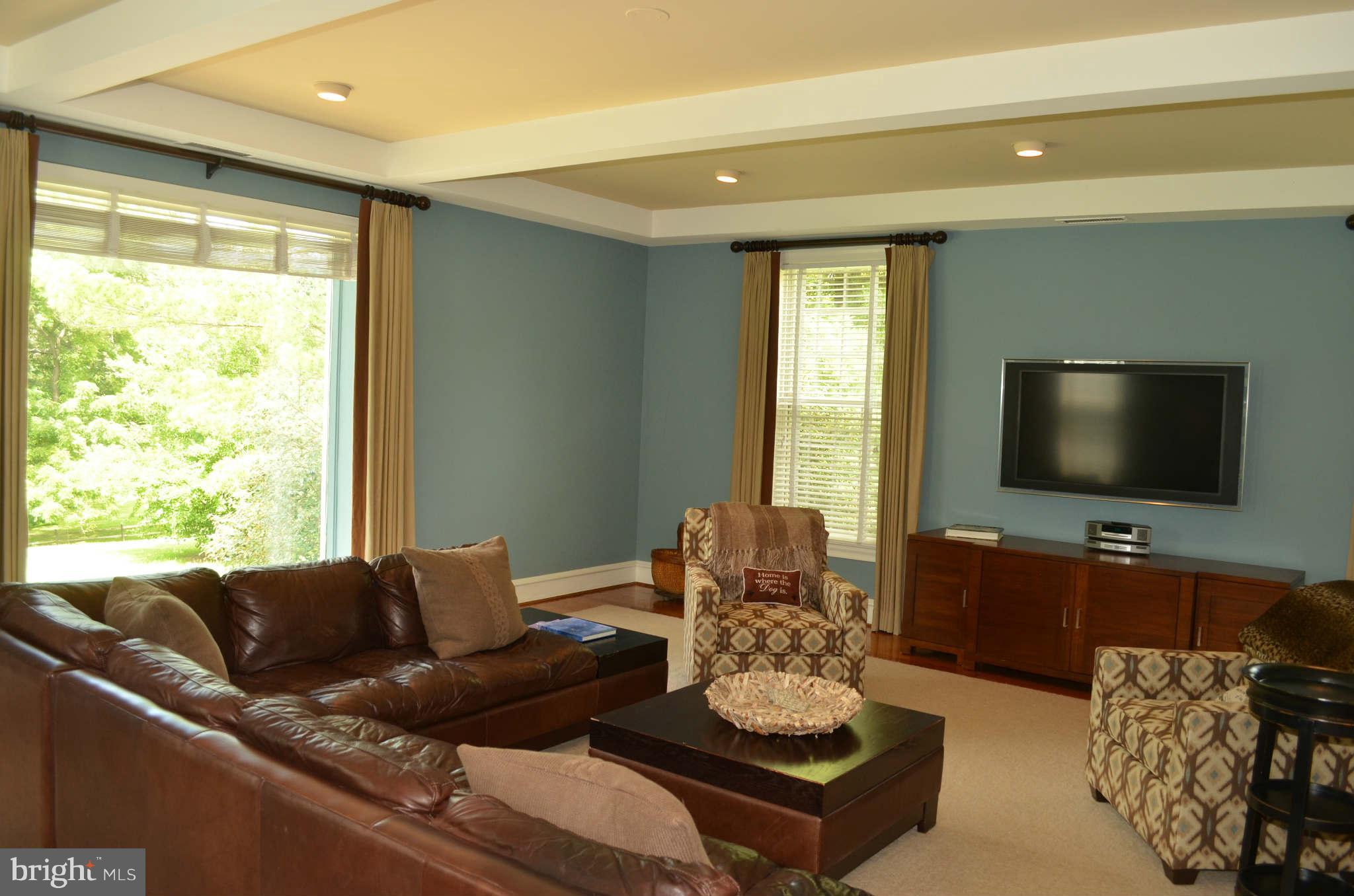 2494 Mullinix Mill Road Mount Airy, MD 21771 - Photo 15 of 30 Family Room