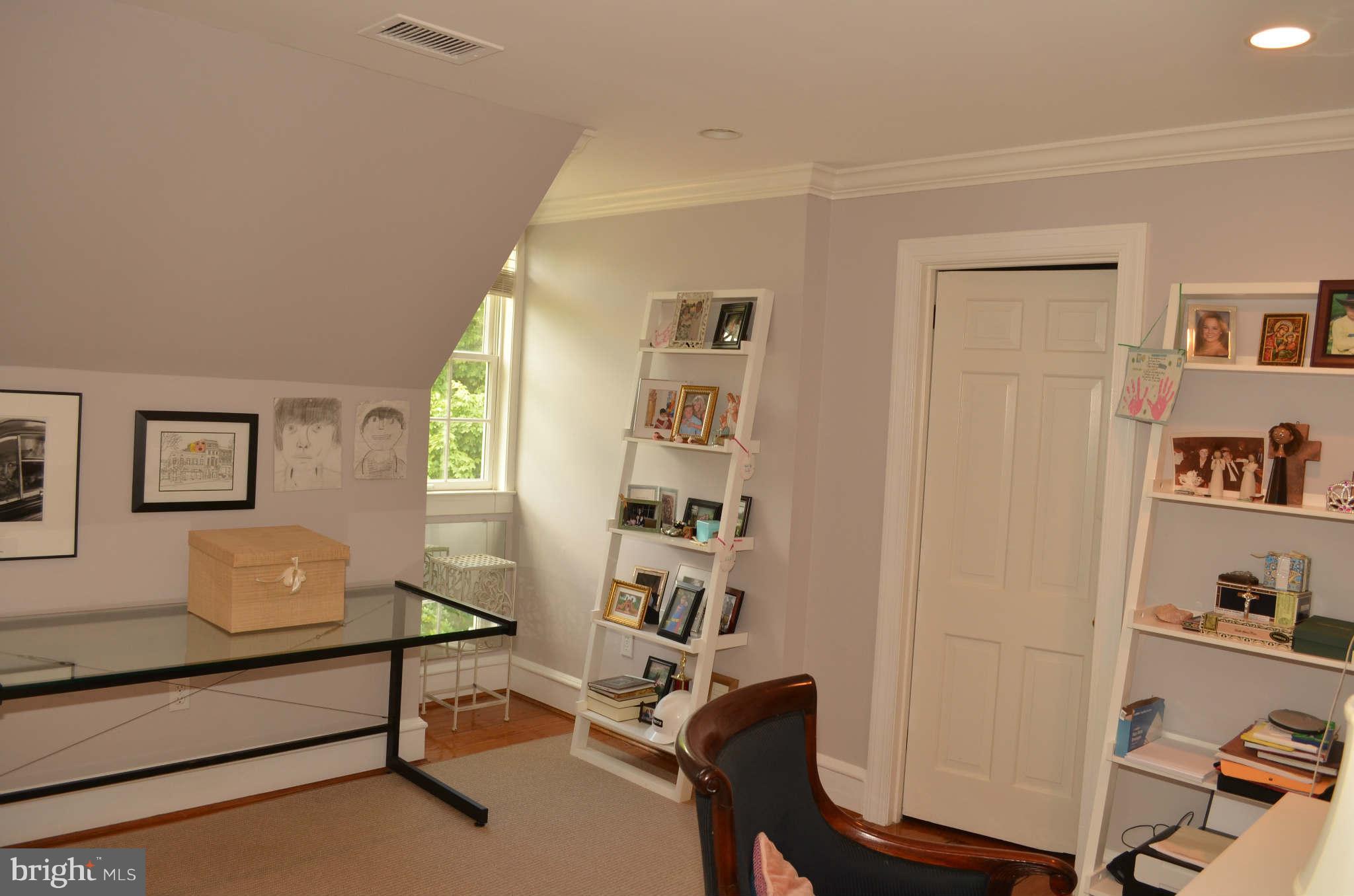 2494 Mullinix Mill Road Mount Airy, MD 21771 - Photo 26 of 30 Bedroom