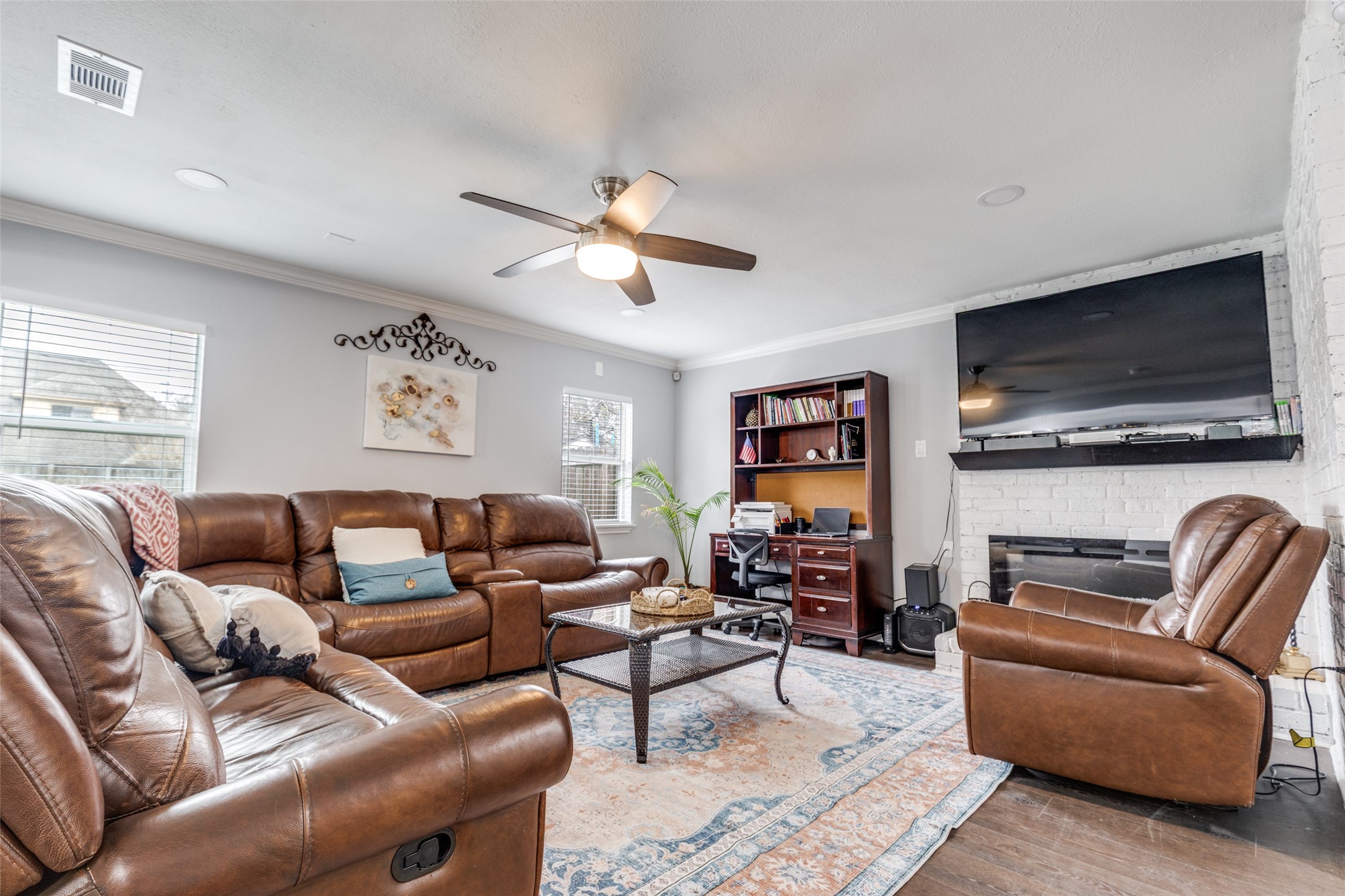 605 South Remington Drive Angleton, TX 77515 - Photo 6 of 25