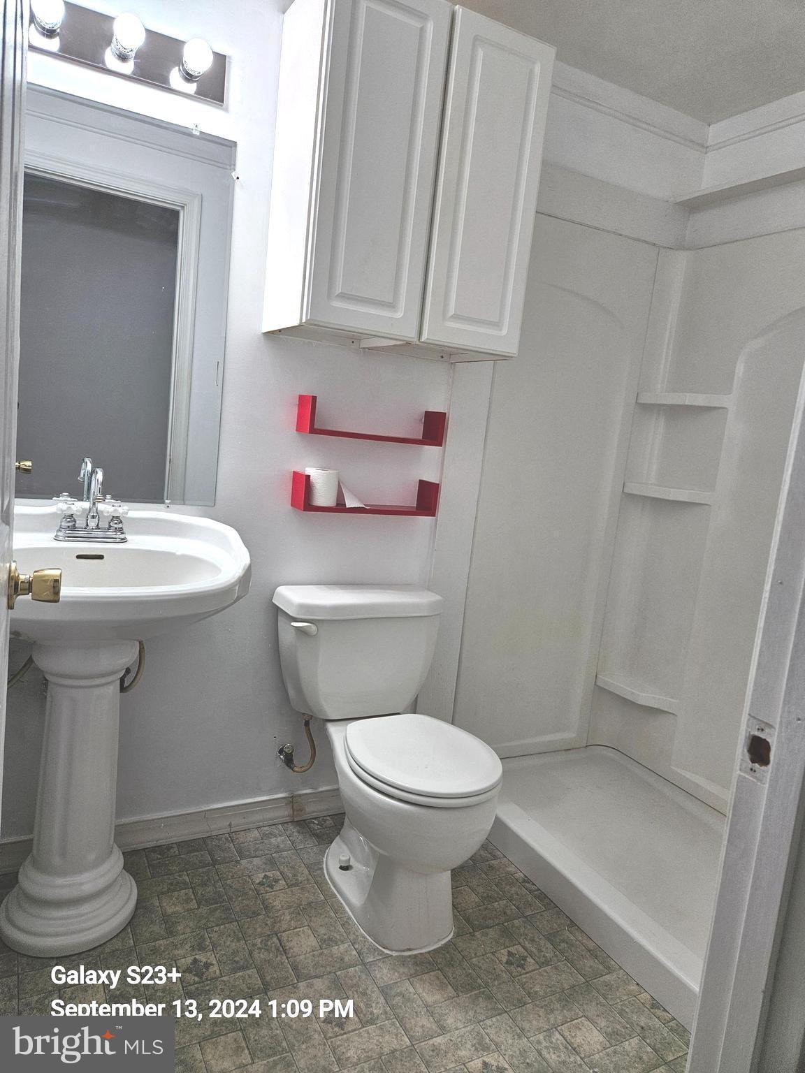 42342 Riva Ridge Drive Hollywood, MD 20636 - Photo 30 of 35 Hall Bathroom