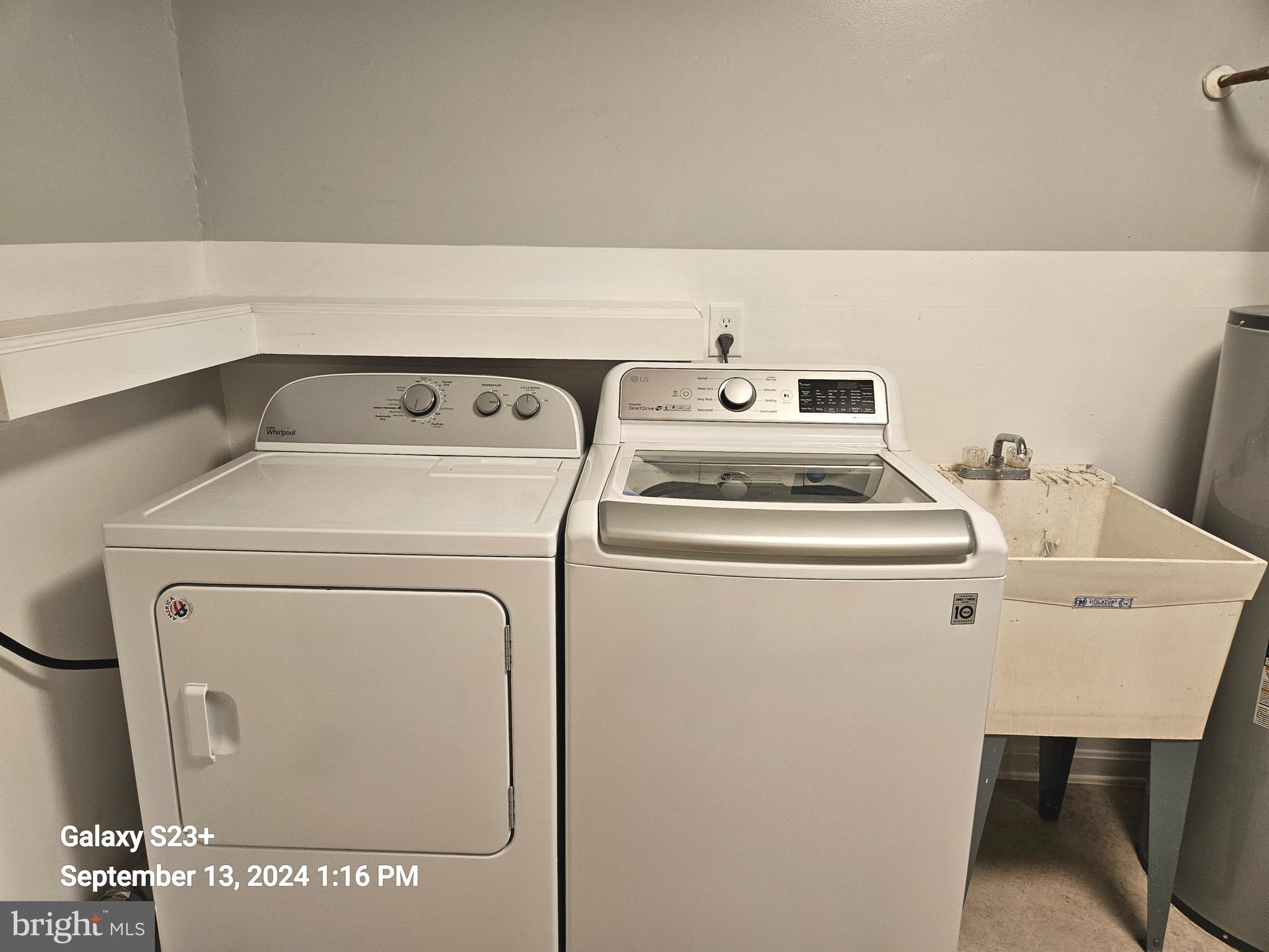 42342 Riva Ridge Drive Hollywood, MD 20636 - Photo 33 of 35 Washer/Dryer Sink in Laundry Room