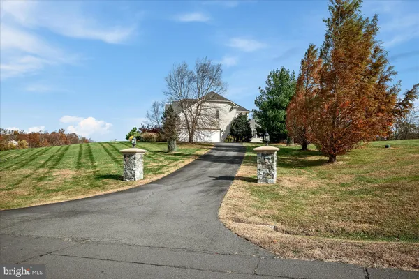 $1,700,000 | 16070 Sainte Marie Court, Hamilton, VA 20158