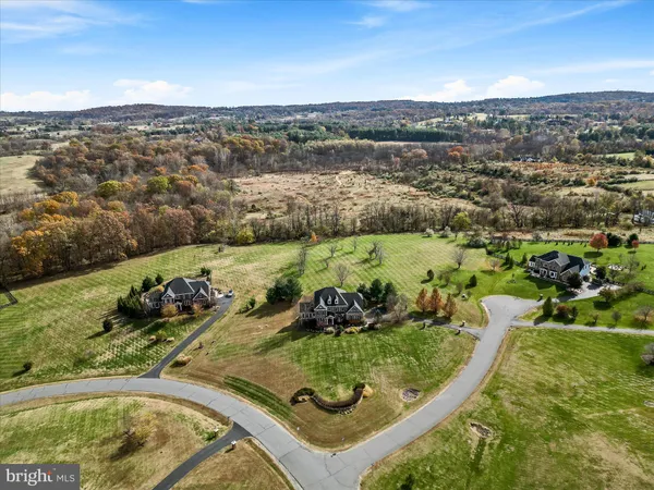 $1,700,000 | 16070 Sainte Marie Court, Hamilton, VA 20158