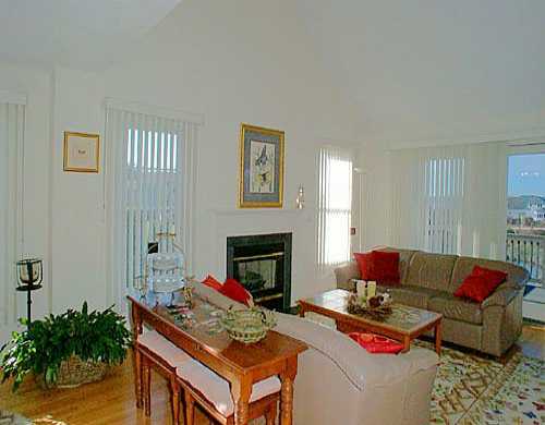 39 Channel View, Unit 1 Warwick, RI 02889 - Photo 3 of 8 Living Room.