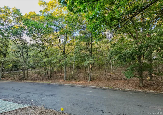 $775,000 | 2 East Gate Lane, Setauket, NY 11733