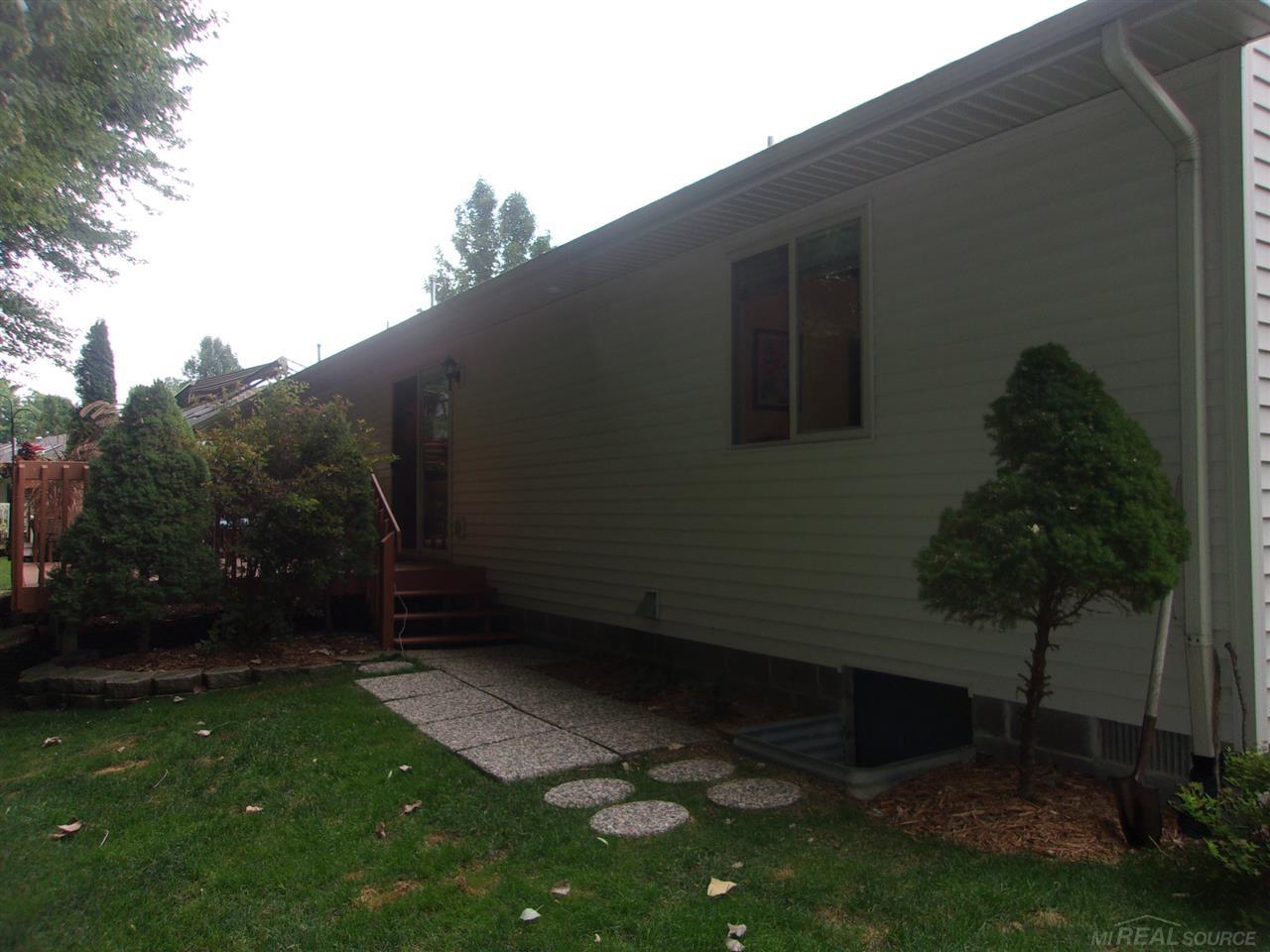 9662 Nook Road, Unit 12 Algonac, MI 48001 - Photo 4 of 30 31298852-3.JPG