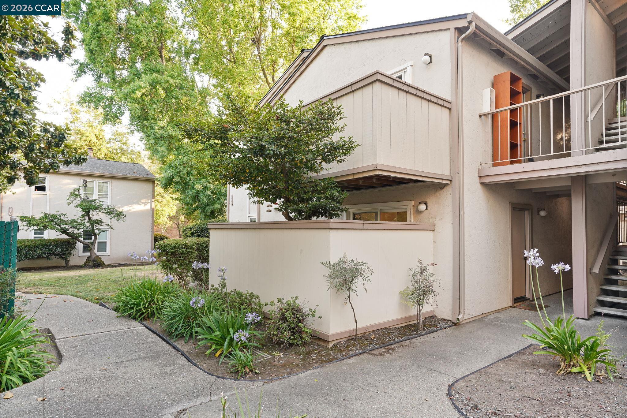 385 Camelback Road, Unit 7 Pleasant Hill, CA 94523 - Photo 1 of 19