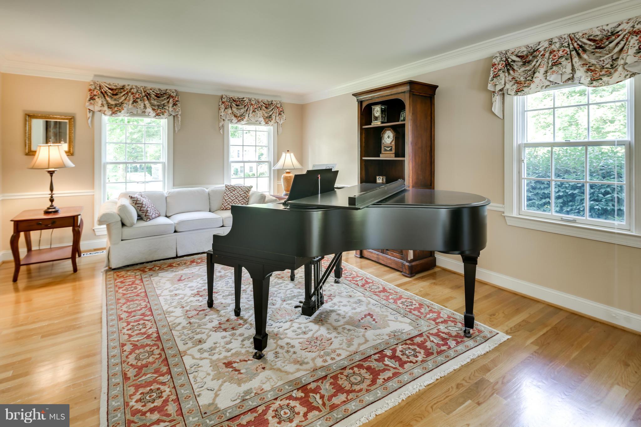 5155 Durham Road West Columbia, MD 21044 - Photo 4 of 27 Living Room