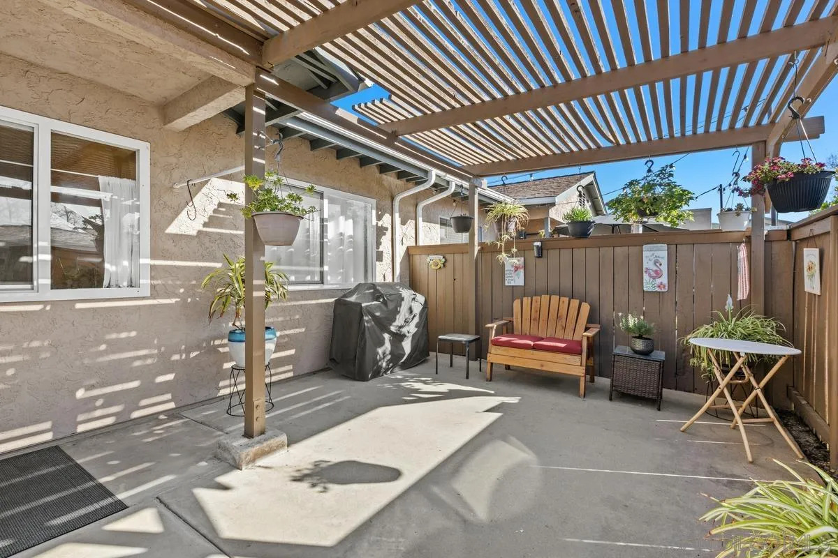 10209 Princess Sarit Way Santee, CA 92071 - Photo 3 of 28