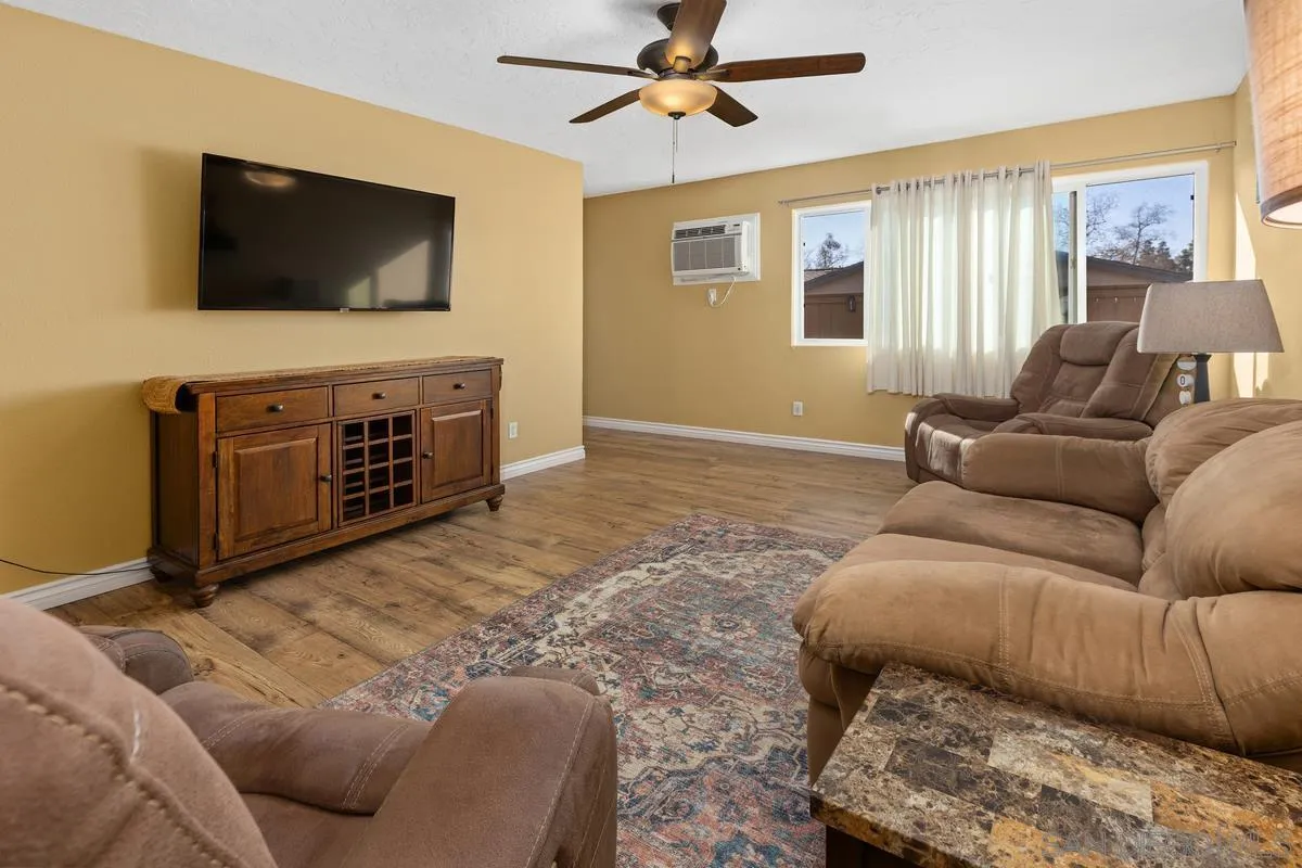 10209 Princess Sarit Way Santee, CA 92071 - Photo 6 of 28