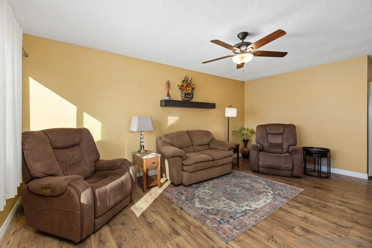 10209 Princess Sarit Way Santee, CA 92071 - Photo 7 of 28