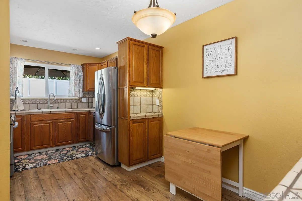 10209 Princess Sarit Way Santee, CA 92071 - Photo 8 of 28