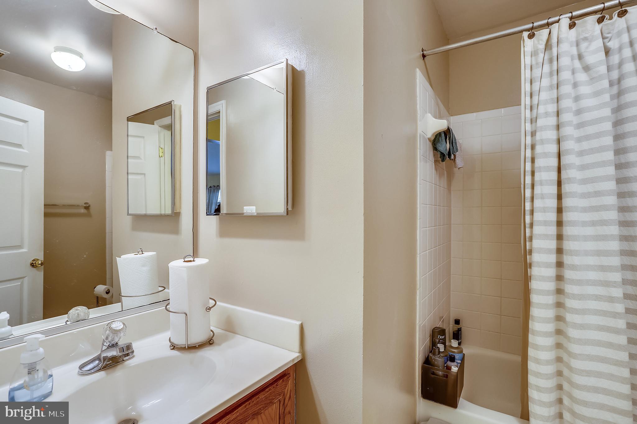 3607 Cara Drive Springdale, MD 20721 - Photo 11 of 25 main level bathroom
