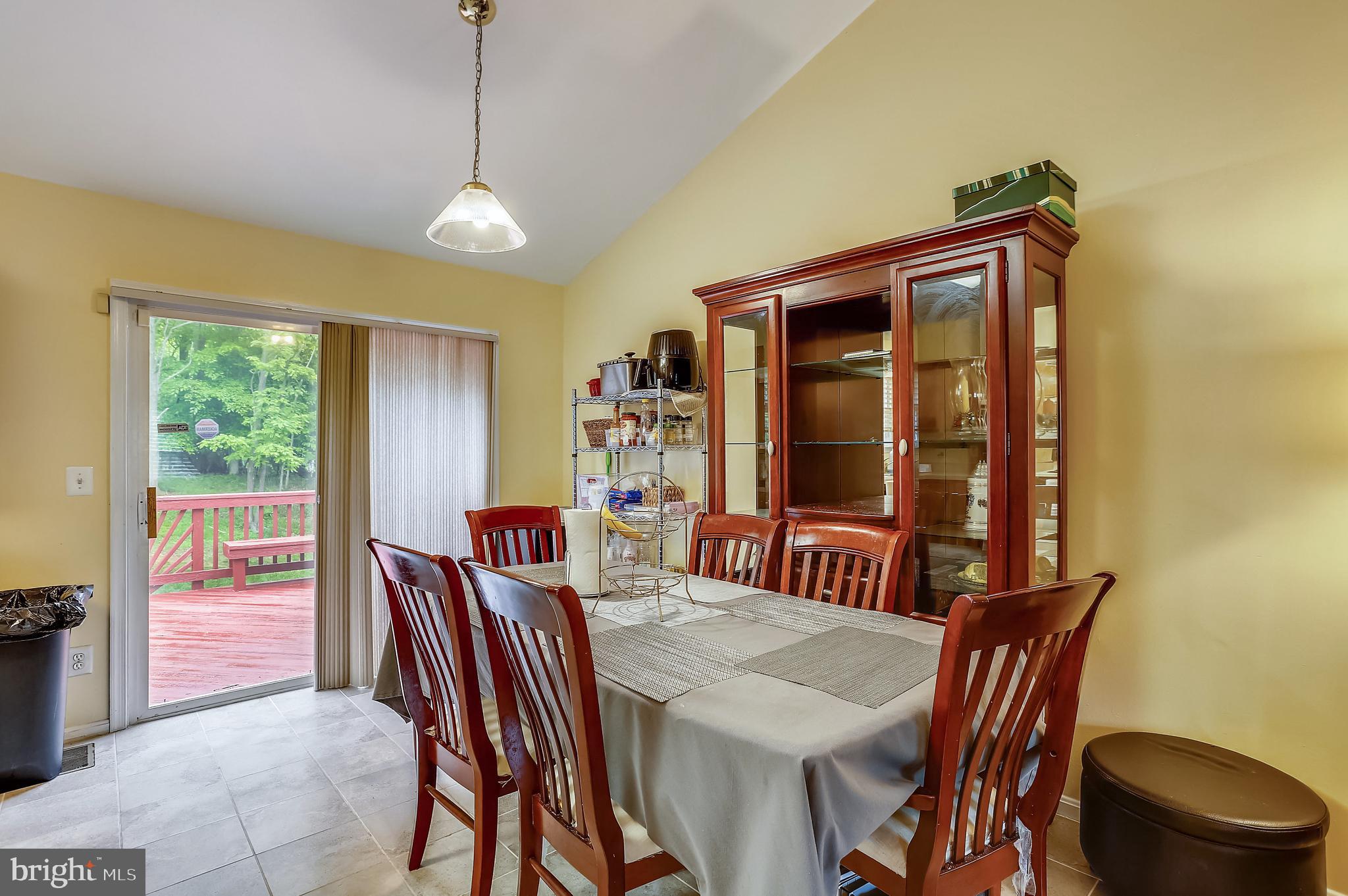 3607 Cara Drive Springdale, MD 20721 - Photo 20 of 25 Dining area