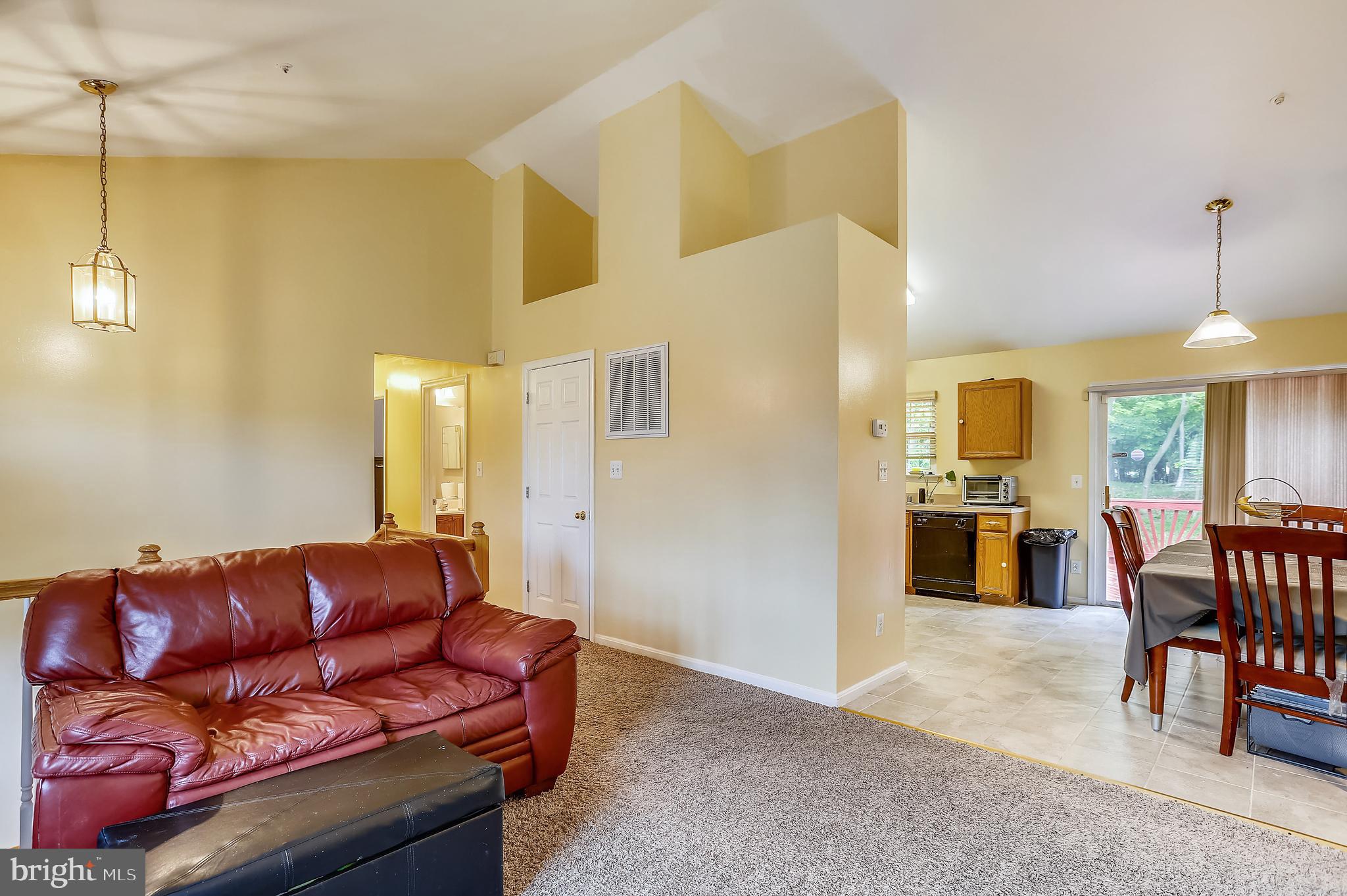 3607 Cara Drive Springdale, MD 20721 - Photo 22 of 25 Family room
