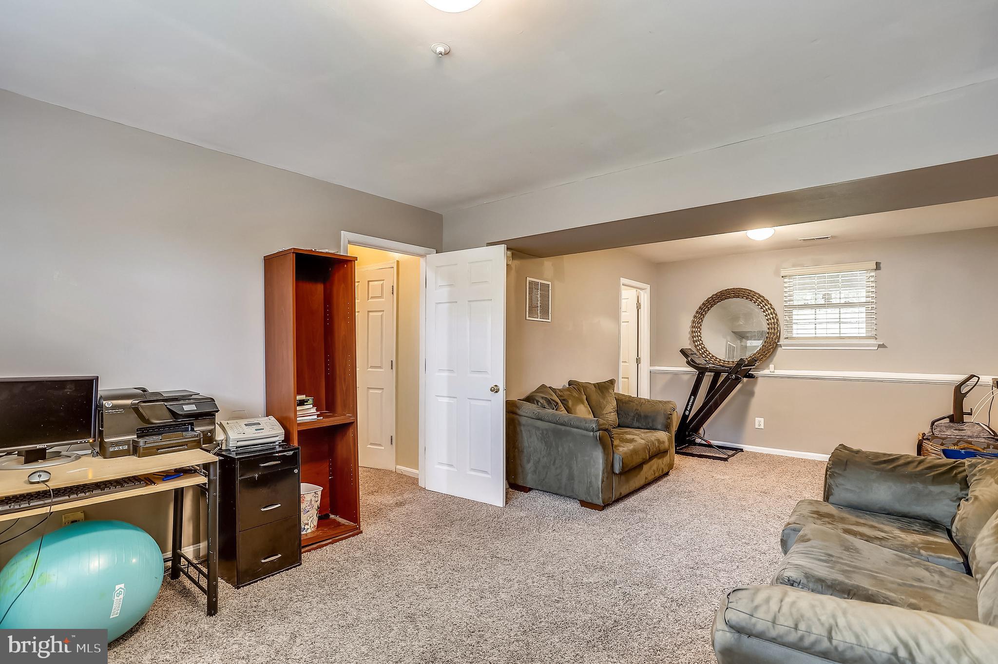 3607 Cara Drive Springdale, MD 20721 - Photo 9 of 25 Gallery Image 9