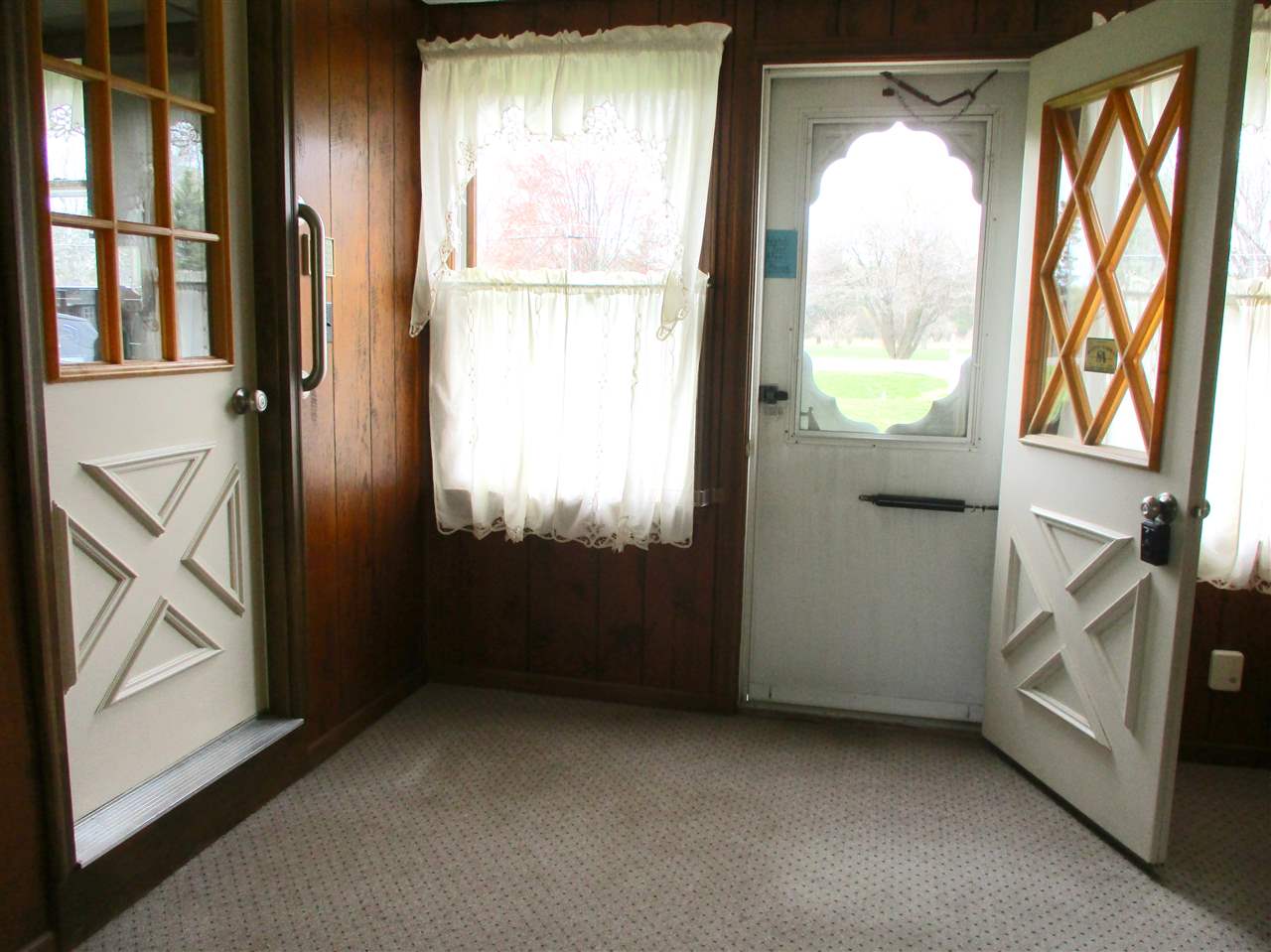 10860 Lansing Road Durand, MI 48429 - Photo 10 of 36 50038646-9.JPG