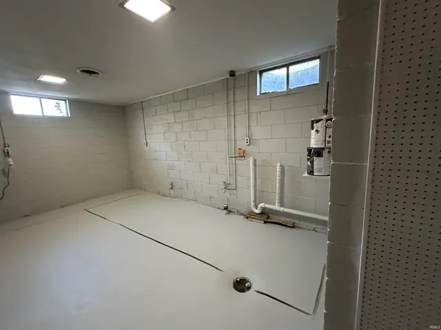 $235,000 | 108 Harrison Drive, Vincennes, IN 47591