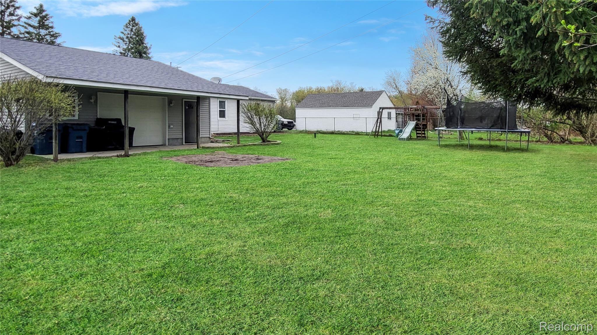 366 East Rising Street Davison, MI 48423 - Photo 16 of 18 20210412_164722.jpg