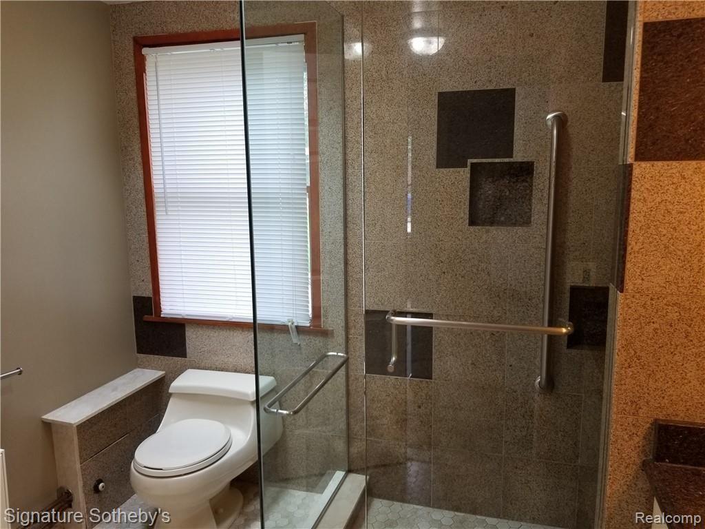 2075 Alfred Drive Troy, MI 48085 - Photo 9 of 25