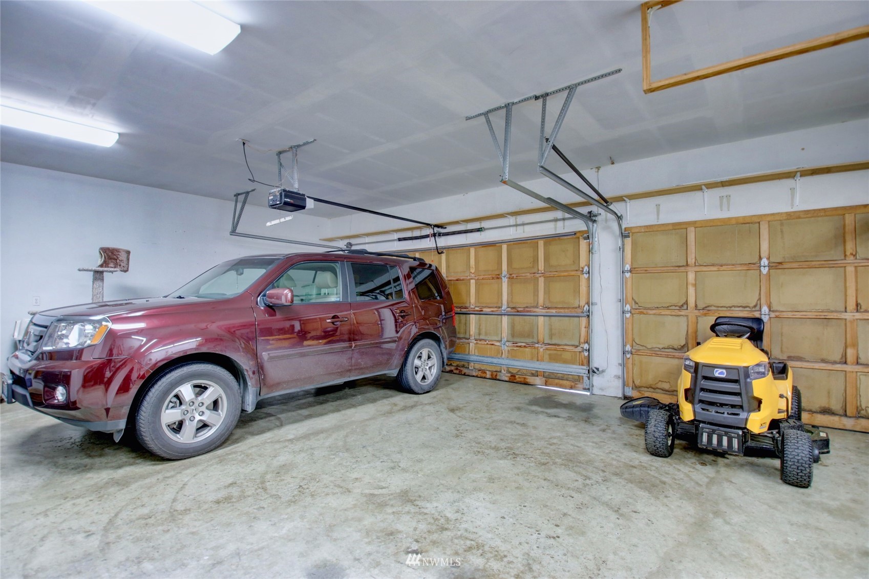 18849 Cascade Ridge Court Mount Vernon, WA 98274 - Photo 27 of 38 a view of a car in garage