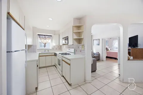 $1,675,000 | 21-08 Ditmars Boulevard | Astoria