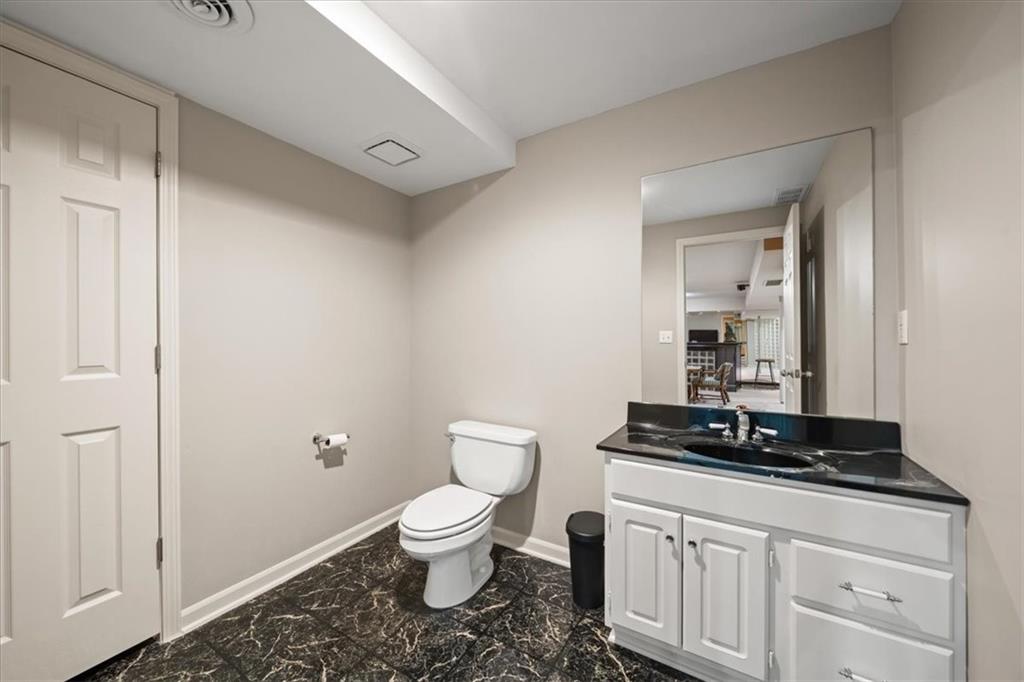 12204 Sagamore Road Leawood, KS 66209 - Photo 33 of 37