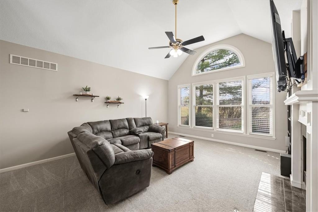 12204 Sagamore Road Leawood, KS 66209 - Photo 6 of 37