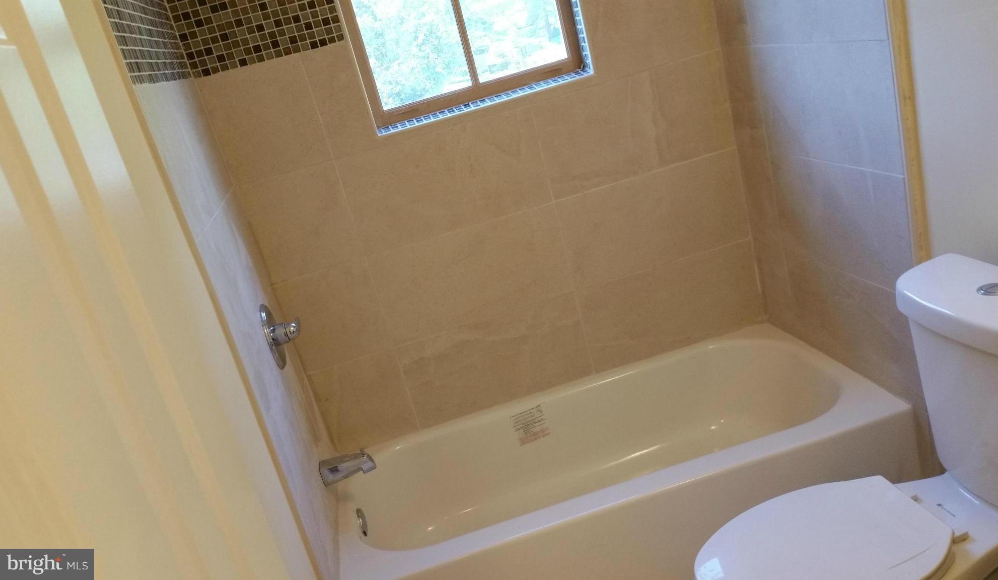 9021 Adelphi Road Adelphi, MD 20783 - Photo 8 of 27 Bath