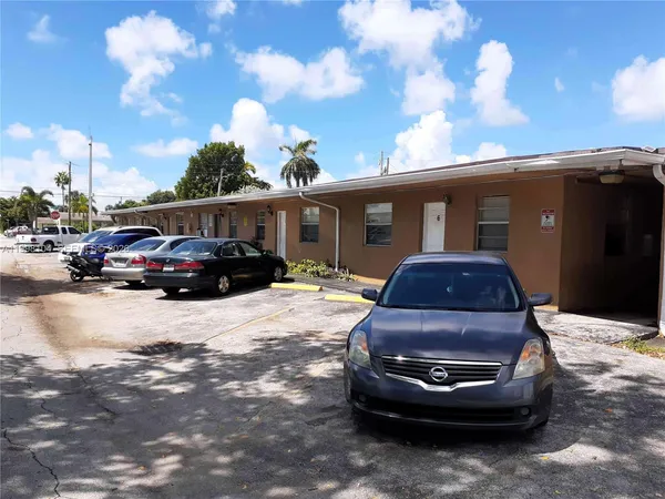 $1,100 | 701 Northwest 7th Avenue, Unit 1, Hallandale Beach, FL 33009