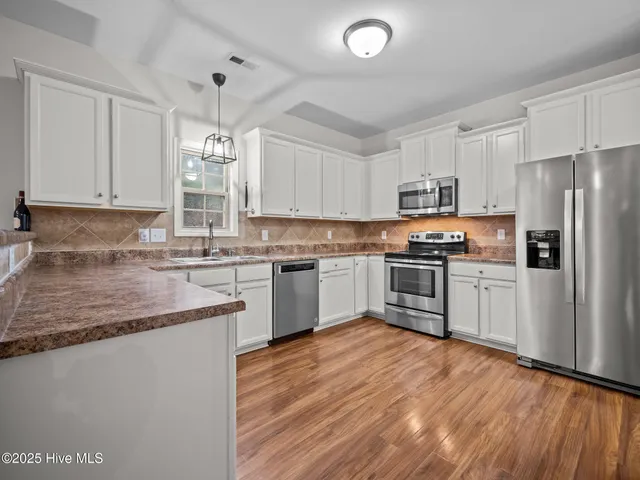 $2,100 | 512 Pepperwood Lane, Hubert, NC 28539