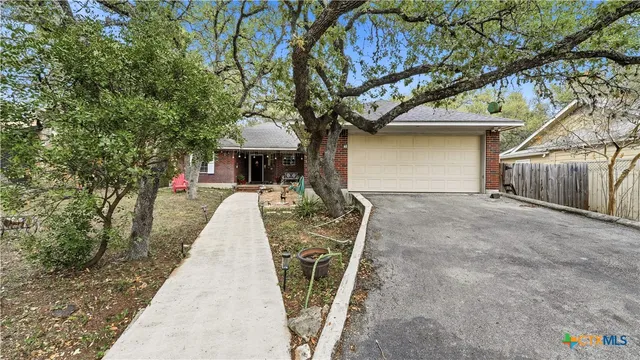 $2,800 | 19 Pebblebrook Lane, Wimberley, TX 78676