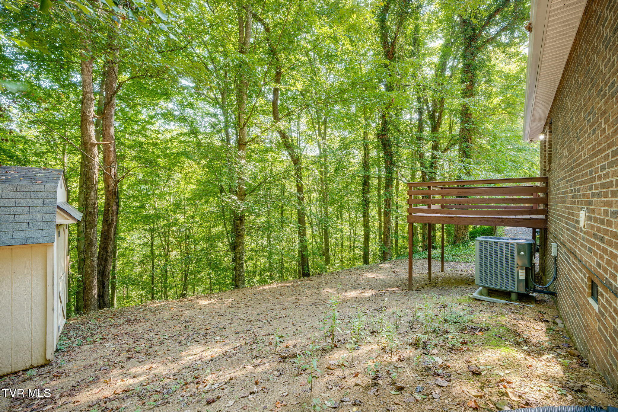 290 Ridge Hill Road Bristol, TN 37620 - Photo 23 of 31 023