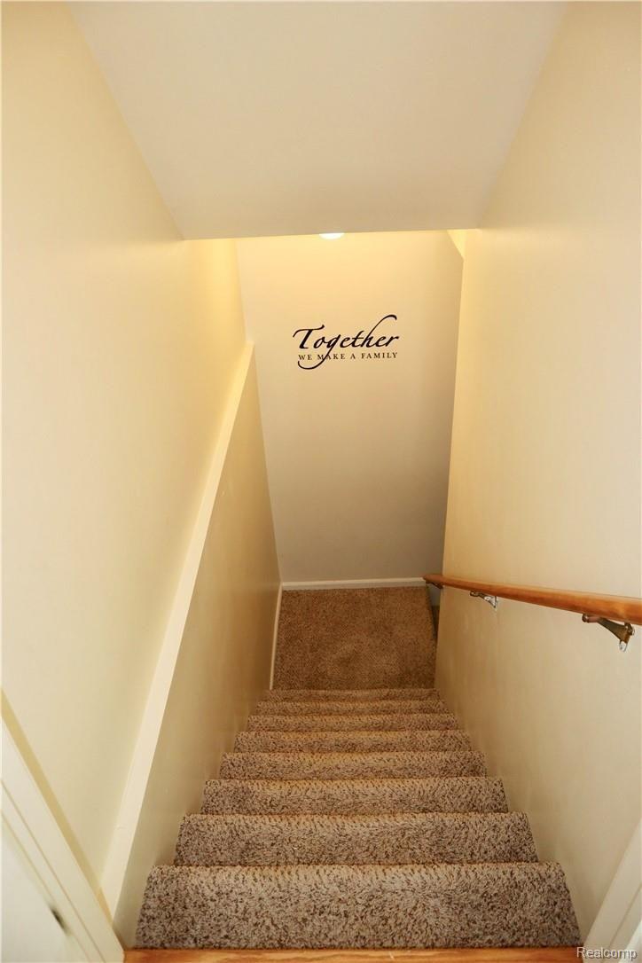 2092 Cattail Circle Rochester, MI 48309 - Photo 41 of 52 fullsizeoutput_998.jpeg
