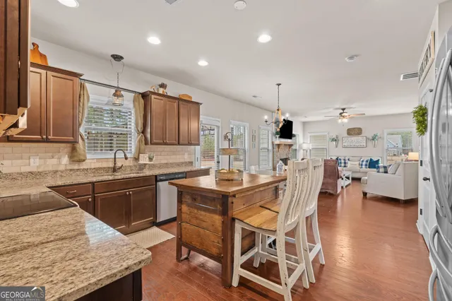 $560,000 | 22 Fox Hall Crossing East, Senoia, GA 30276