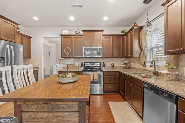 $560,000 | 22 Fox Hall Crossing East, Senoia, GA 30276