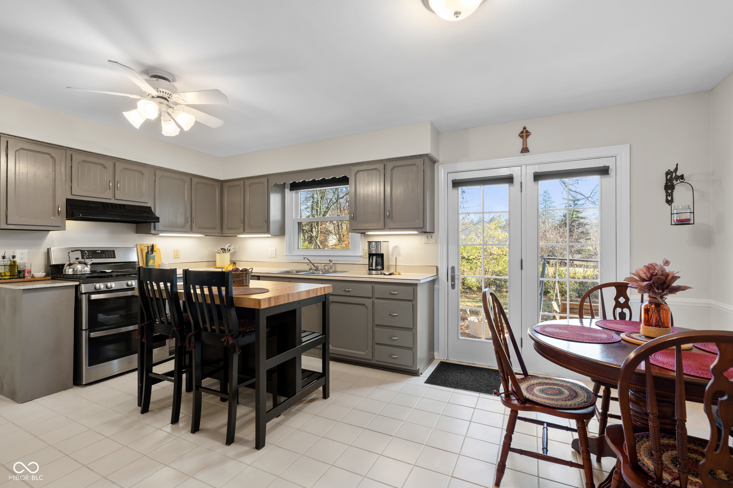 8849 Shagbark Road Indianapolis, IN 46260 - Photo 11 of 41 Gallery Image 11