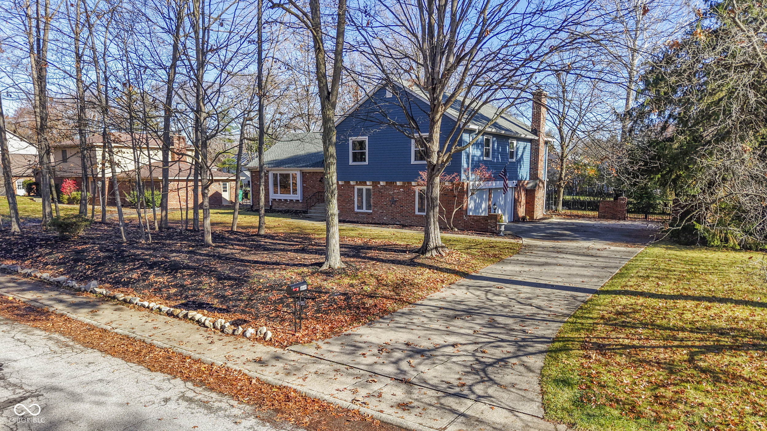 8849 Shagbark Road Indianapolis, IN 46260 - Photo 2 of 41 Gallery Image 2