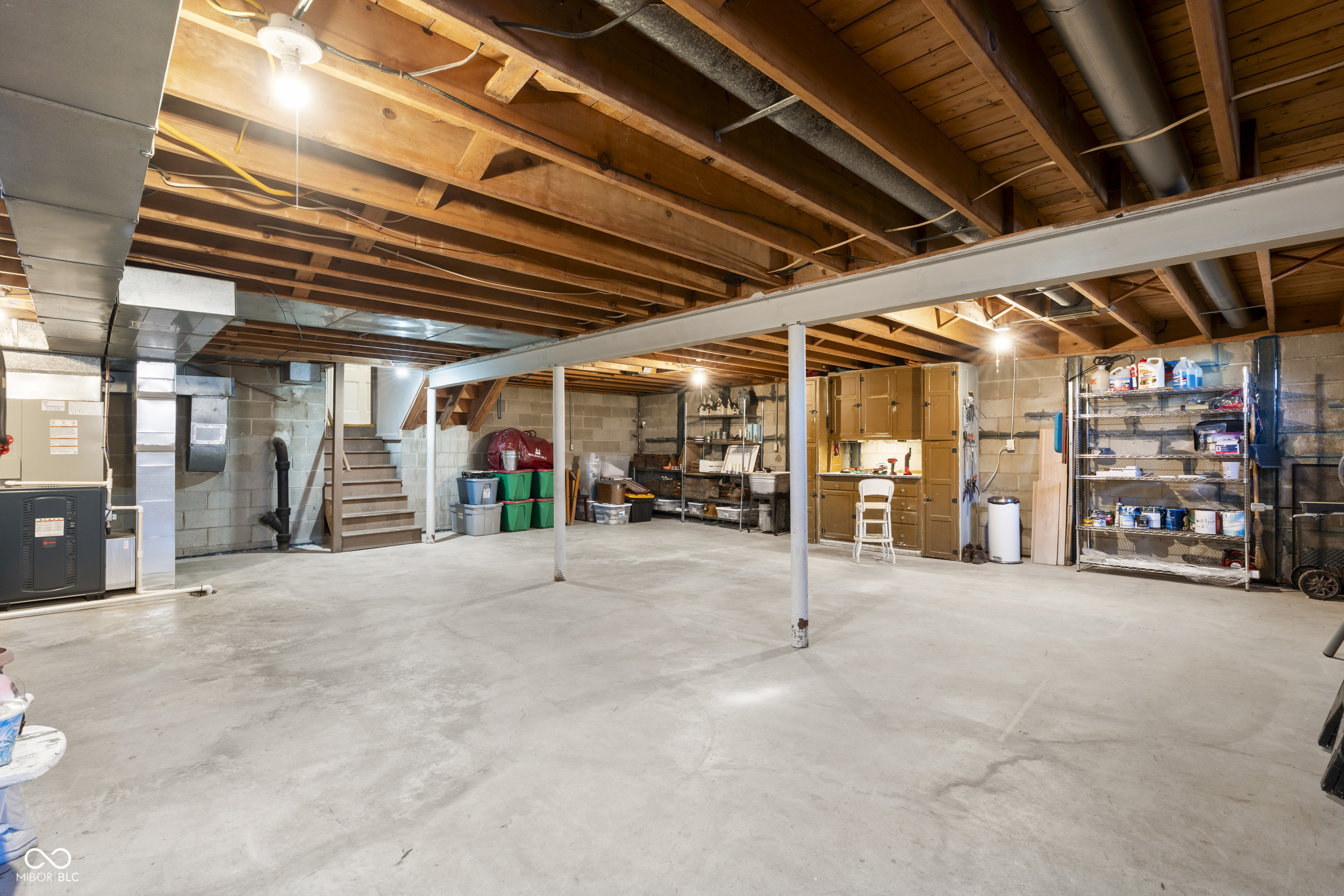 8849 Shagbark Road Indianapolis, IN 46260 - Photo 26 of 41 Gallery Image 26