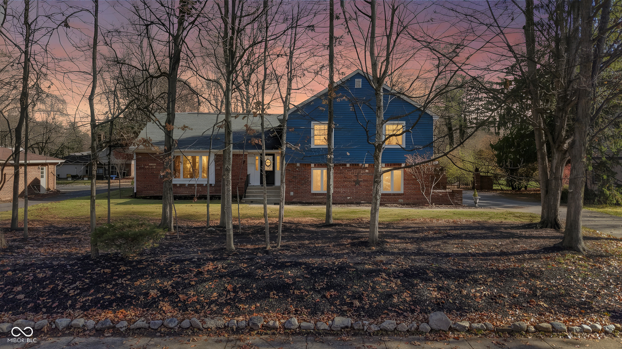 8849 Shagbark Road Indianapolis, IN 46260 - Photo 3 of 41 Gallery Image 3