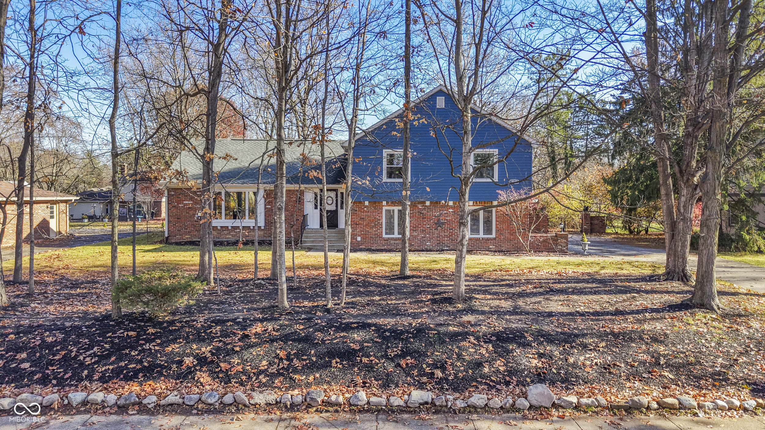 8849 Shagbark Road Indianapolis, IN 46260 - Photo 4 of 41 Gallery Image 4