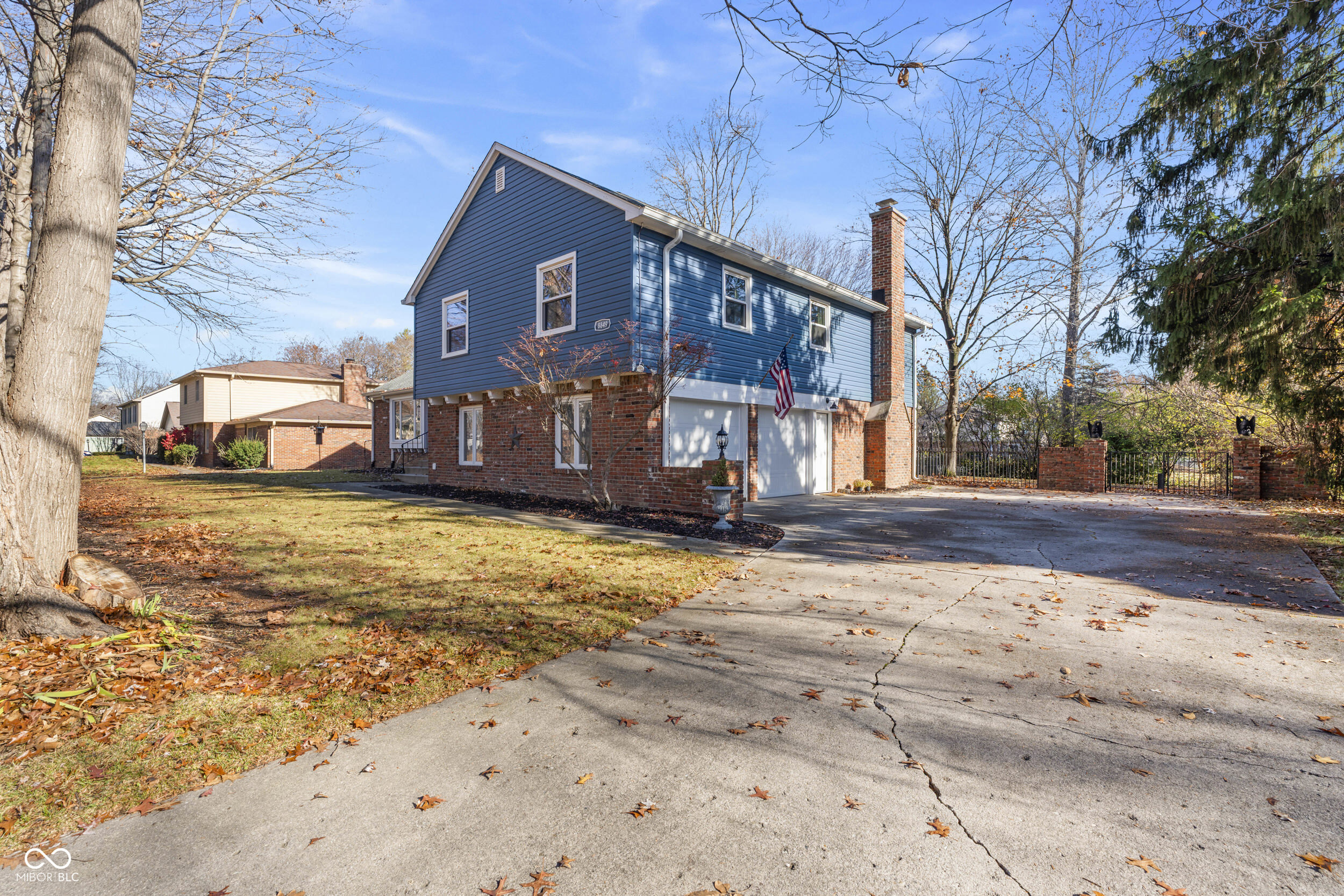 8849 Shagbark Road Indianapolis, IN 46260 - Photo 5 of 41 Gallery Image 5
